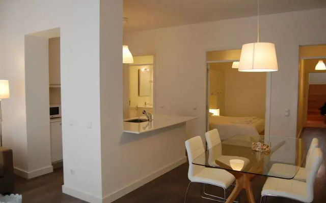 Wallis Apartments