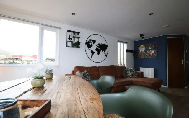Atmospheric Chalet Near the Wadden Sea