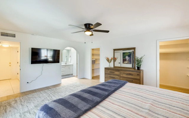 Fire Pit, Grill: Mtn-view Home in Paradise Valley