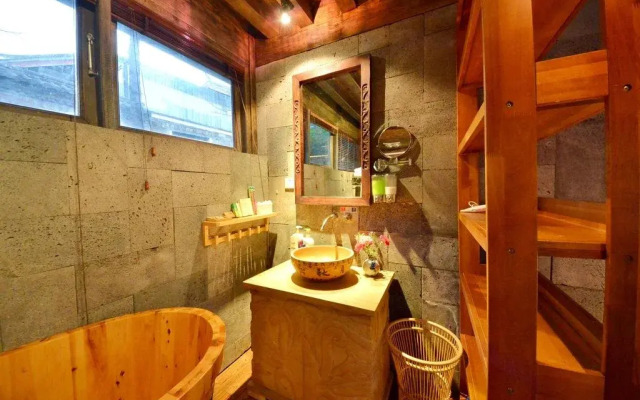 Lijiang Shuhe Youyiju Private Club