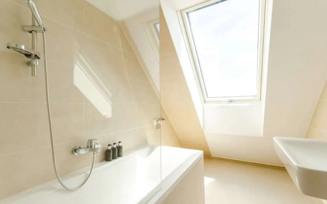 Grand Quarters City Residence