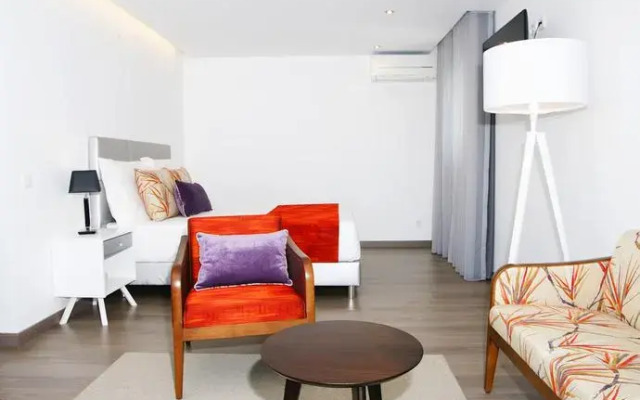 Hotel 33