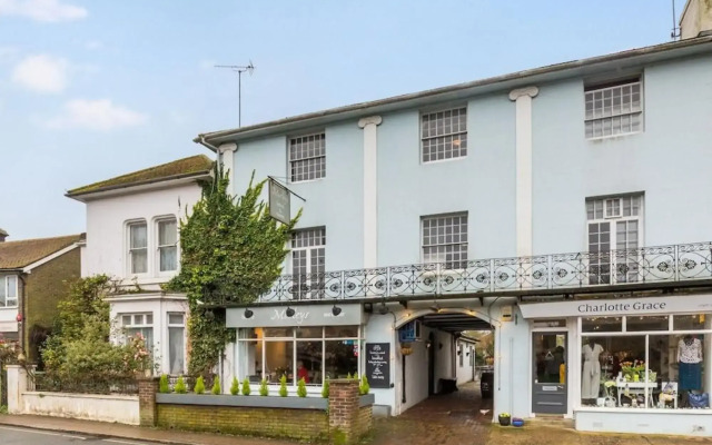 Morleys Bistro | By Huluki Sussex Stays
