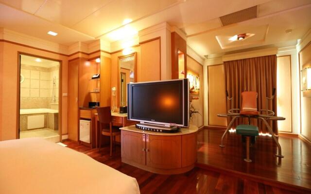 Royal Group Motel Tainan Branch