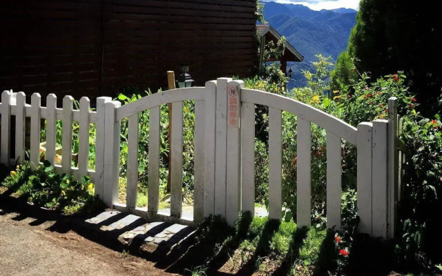 Julie's Garden - Skyhill Guesthouse