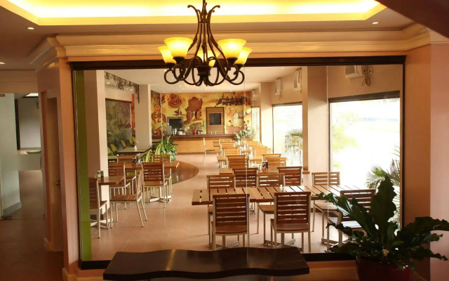 Casa Leticia Business Inn