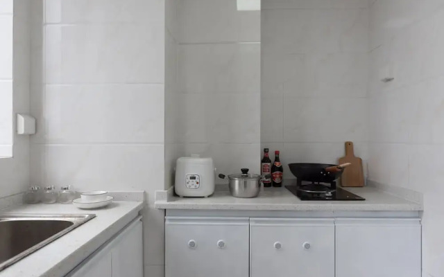 Qing Apartment Spring Heartbeat