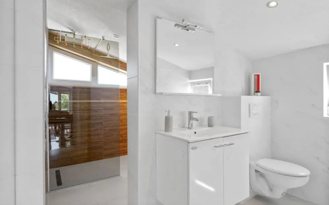 Nice Home in Vodice With Wifi and 4 Bedrooms