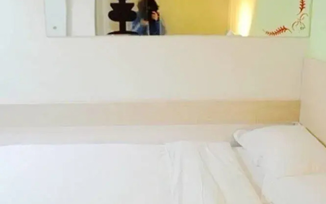 Yi Bai Hotel- Wuhan
