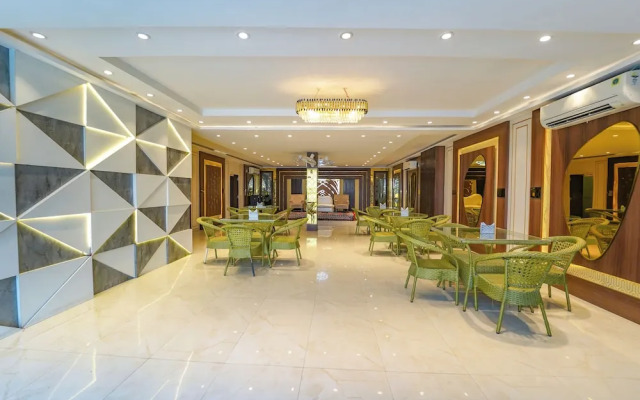 Shiv Rudraksh Resort - Near Assi Ghat
