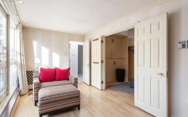 The Heart of Chelsea - Modern Bright 4bdr Home With Gym Parking Patio
