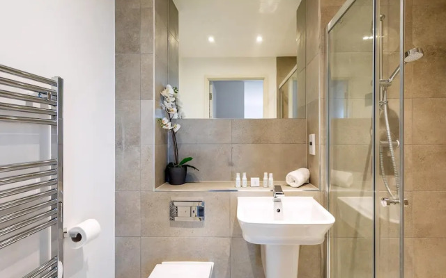 Stunning Brentford Penthouse