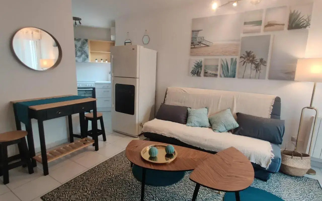 STUDIO LE GALICE avec TERRASSE et PARKING