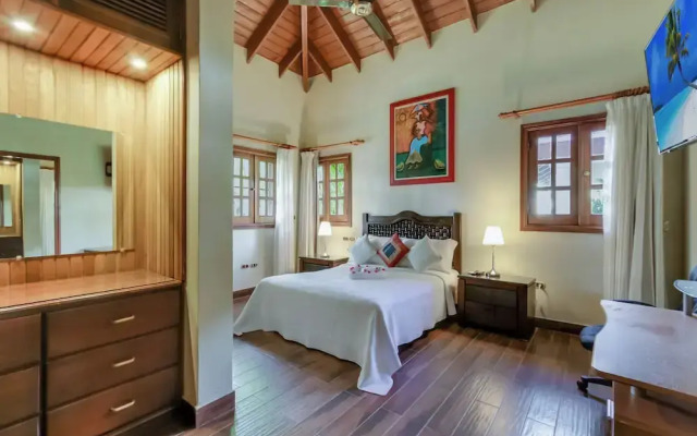 Beautiful Villa with Pool Gym and Maid