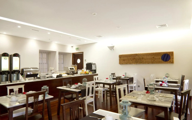 Oca Ribeira do Porto Hotel