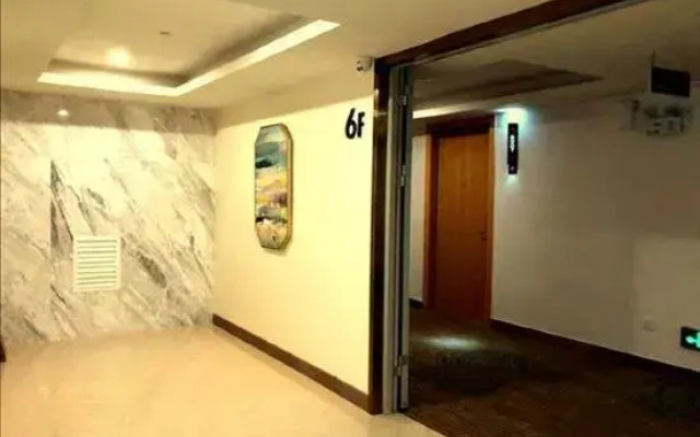 Borrman Hotel (Zhanjiang World Trade Center Railway Station)