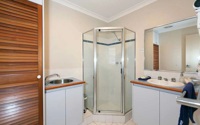 Scarborough Beach Front Resort - Shell Seven