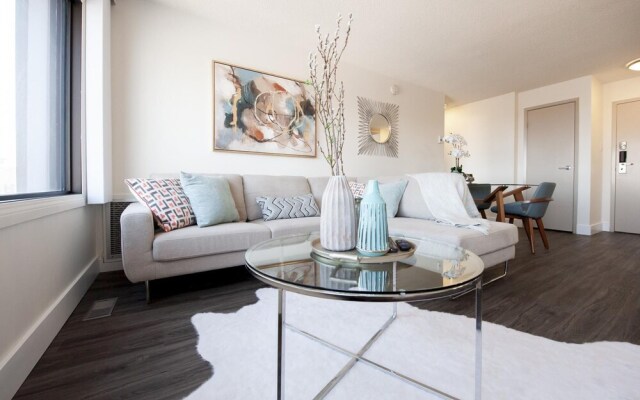 Stunning View 22nd Floor One-bedroom Suite