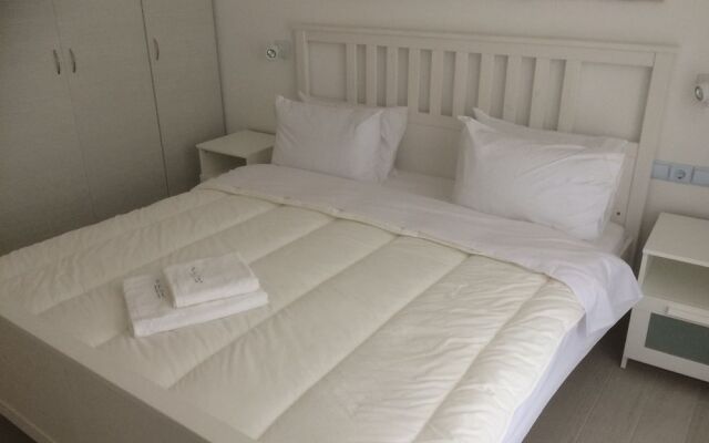 Maroulinas Boutique Apartments & Studios