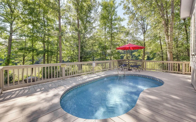 Waterfront Urbanna Home w/ Private Dock & Pool