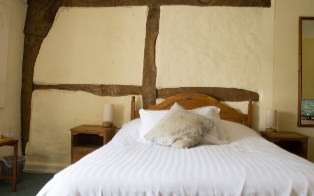 The Fox & Hounds Inn