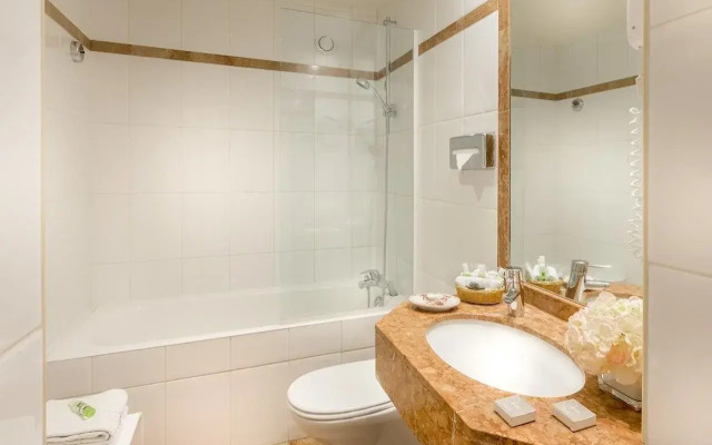 Dauphine Saint Germain Hotel