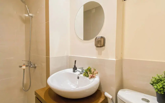 Modern Look And Restful 3Br At Meikarta Apartment