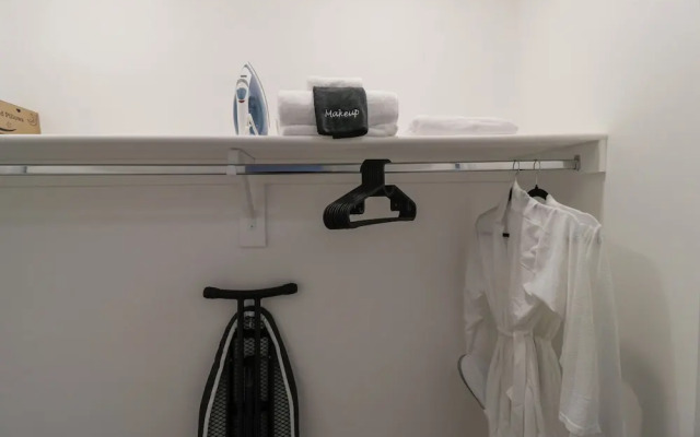 Unit 1 Stylish Studio