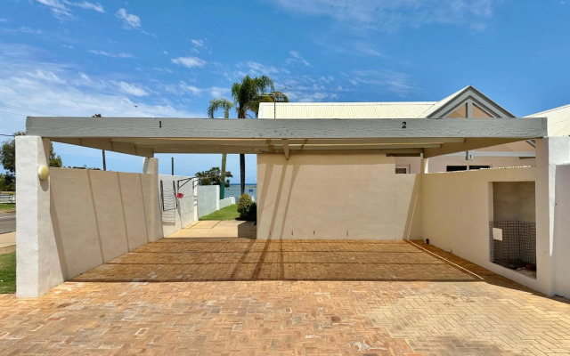 Waterfront Apartment 2 - Kalbarri WA