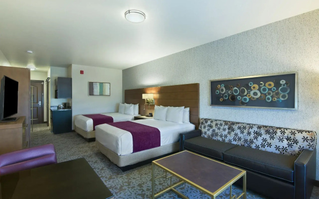 Oxford Suites Sonoma County