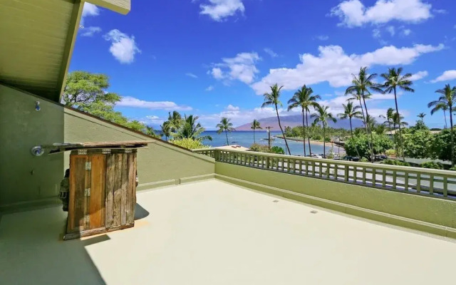 2141 IliIli Rd - 14 Br Villa