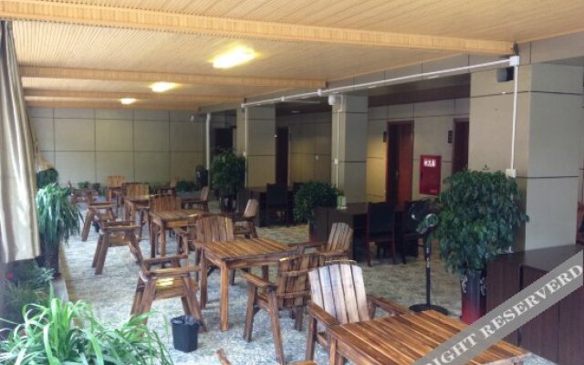 Wolongtan Hotel