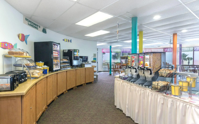 Days Inn & Suites by Wyndham Jekyll Island