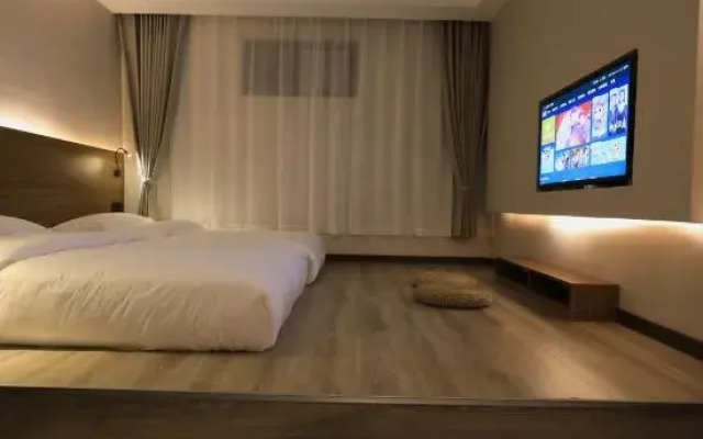 Yahao Hotel (Yongchuan East Railway Station)