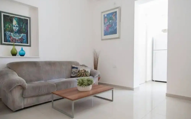 Alona's Apartments