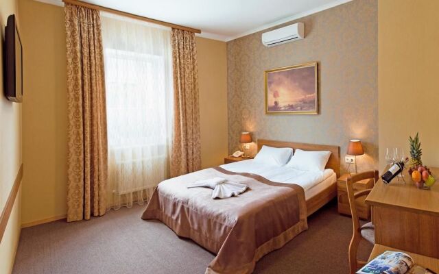 Continental II Hotel