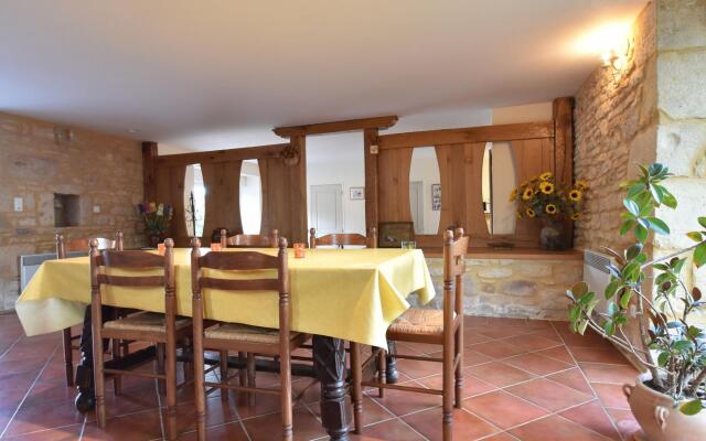 Beautiful Holiday Home with Pool in Saint-Pompont