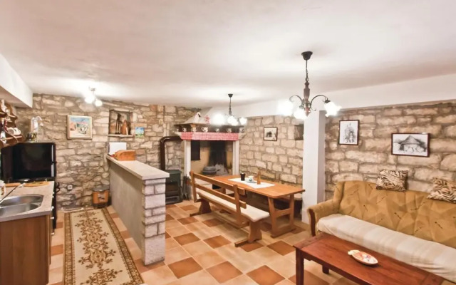 Stunning Home in Stifanici With Wifi and 3 Bedrooms
