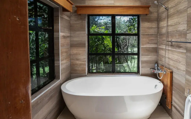 Punda Milias Lodge