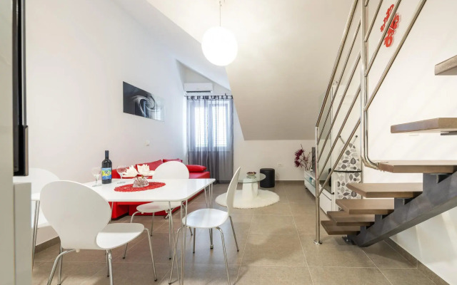 NEW modern studio apartment Nina