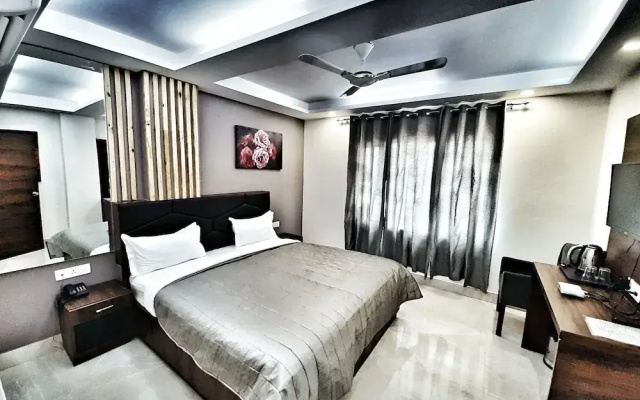 Hotel Aerocity Purple Orchid