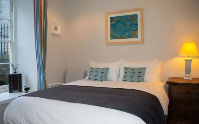 Homely and Traditional New Town Property-2 Bedroom