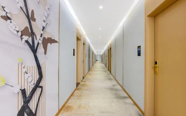 Zhongshan Louis Business Hotel (Shidai Fanghuali Bus Terminal Branch) – Hotel Rooms – Zhongshan