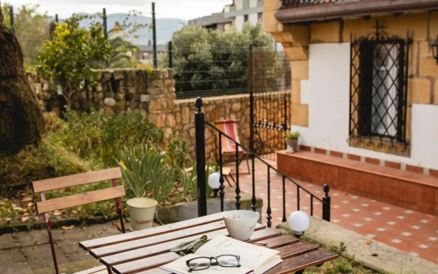 Villa colonial Jardin Algorta centro Puerto Viejo