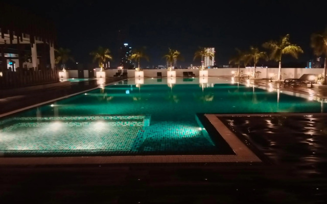 Comfortable18 3R2B 7pax Meritus Perai