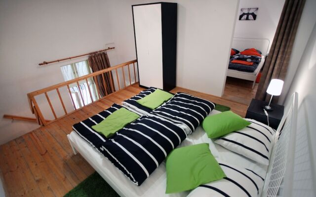 Dfive Apartments - Colorful