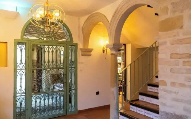 Hotel  YIT La Casona del Arco