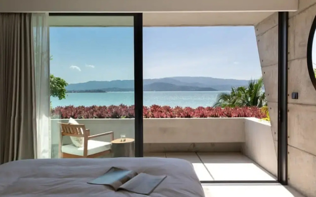 Syrah 3-bedroom Beachfront Villa in Koh Samui