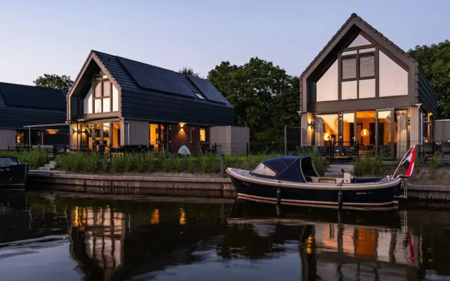 Luxury Villa Near the Frysian Water