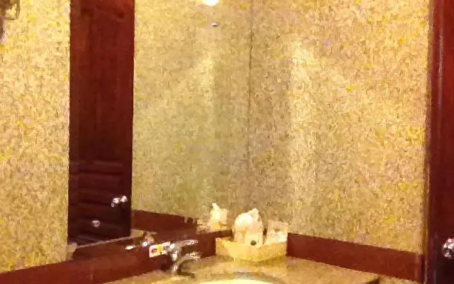 Maneerote Hotel Surin